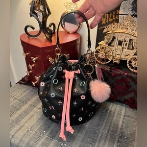 FAO Schwarz Black Prince Street Vegan Bucket Bag w Multi Color Accents Bag Charm